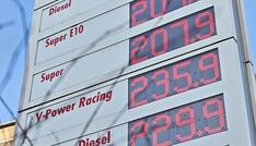 Linke fordert Ölpreisdeckel und 9-Euro-Ticket