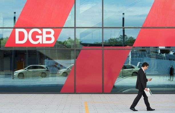 Bild vergr&ouml;&szlig;ern: DGB-Studie: Viele Beschäftigte im öffentlichen Dienst machen Überstunden