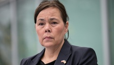 Regierungskrise in Grönland - Außenministerin Motzfeldt tritt zurück