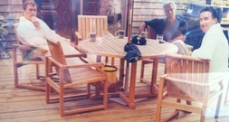 Foto zeigt damaligen Prinzen Andrew und Mandelson im Bademantel mit Epstein