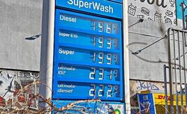 Wagenknecht pocht auf Importe von russischem Öl und Spritpreisdeckel