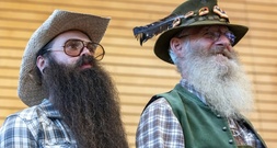 Wehrbeauftragter mahnt neuen Haar- und Barterlass für Truppe an