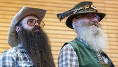 Wehrbeauftragter mahnt neuen Haar- und Barterlass für Truppe an