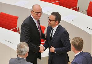 SPD und CDU in Brandenburg unterschreiben Koalitionsvertrag