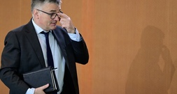 Bundesregierung weist Trumps Drohung zurück: 