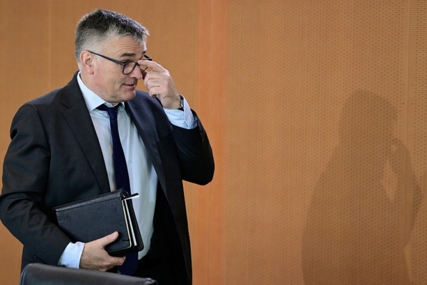 Bild vergr&ouml;&szlig;ern: Bundesregierung weist Trumps Drohung zurück: Das ist kein Krieg der Nato