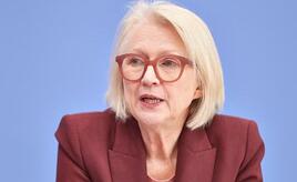 Schnitzer widerspricht Regierung bei Commerzbank