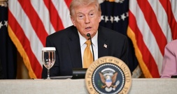 Straße von Hormus: Trump wirft Ländern mangelnde Hilfsbereitschaft vor