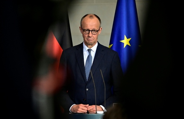 Bild vergr&ouml;&szlig;ern: Merz bezeichnet israelische Bodenoffensive im Libanon als Fehler 