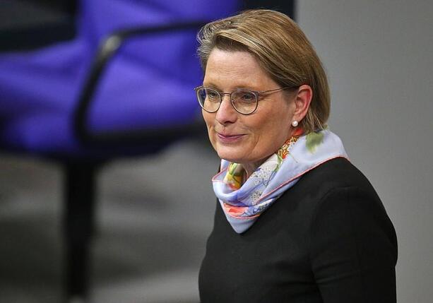 Bild vergr&ouml;&szlig;ern: Justizministerin will Nur Ja heißt Ja-Regelung bei Jugendlichen