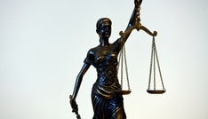 Urteil: Abtreibungsgegner in Aachen dürfen gegenüber von Frauenarztpraxis beten