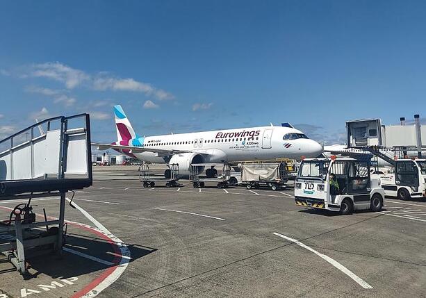 Bild vergr&ouml;&szlig;ern: Eurowings-Piloten drohen mit Streiks in den Osterferien