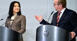 Reiche und Pistorius beraten mit Verteidigungsindustrie über Produktionsausbau