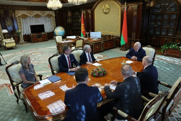 Bild vergr&ouml;&szlig;ern: US-Sondergesandter spricht in Minsk über möglichen USA-Besuch Lukaschenkos