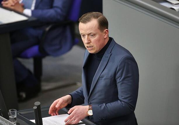 Bild vergr&ouml;&szlig;ern: SPD stellt Bedingungen für Einsatz in Straße von Hormus