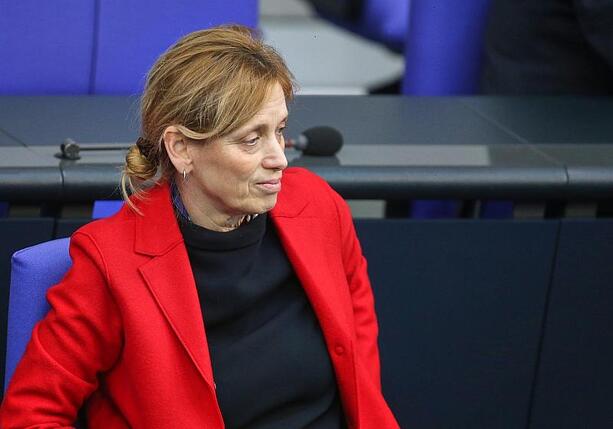 Bild vergr&ouml;&szlig;ern: Prien baut Programm Demokratie leben grundlegend um