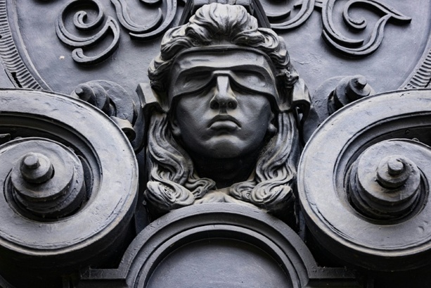 Bild vergr&ouml;&szlig;ern: Dienstinterna an Drogenkriminelle: Achteinhalb Jahre Haft für Staatsanwalt in Hannover