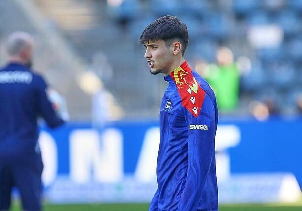 Bild vergr&ouml;&szlig;ern: 2. Bundesliga: KSC siegt dank Doppelschlag in der Nachspielzeit