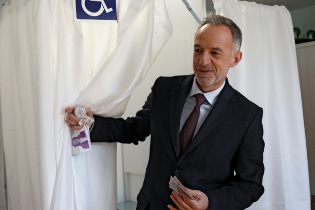 Bild vergr&ouml;&szlig;ern: Sozialist Grégoire wird Bügermeister von Paris