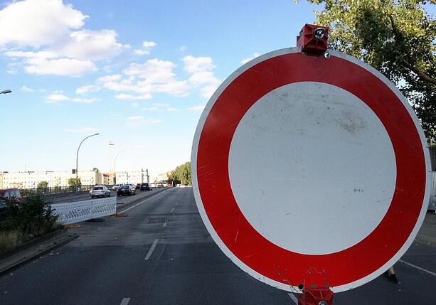 Bild vergr&ouml;&szlig;ern: Marode Brücken: Verkehrsminister offen für höhere Lkw-Geldbußen