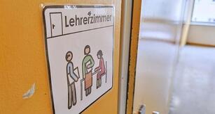Ökonomen und Politiker wollen weniger Verbeamtungen von Lehrern