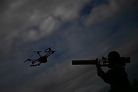 Geheimdienst: Aus Russland kommende Drohne trifft Kraftwerk in Estland