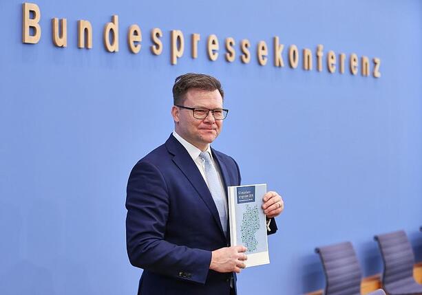 Bild vergr&ouml;&szlig;ern: Bundeskabinett beschließt Klimaschutzprogramm