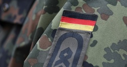 Geheimnisverrat: Verteidigungsministerium suspendiert Bundeswehr-Offizier