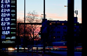 Tankstellen-Preisregel beschlossen - Koalition will weitere Entlastungen prüfen