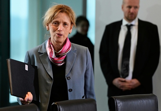 Bild vergr&ouml;&szlig;ern: Demokratie leben!: Kontroverse Debatte im Bundestag über Neuausrichtung