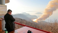 Nordkorea testet im Beisein von Machthaber Kim neuen Raketenantrieb