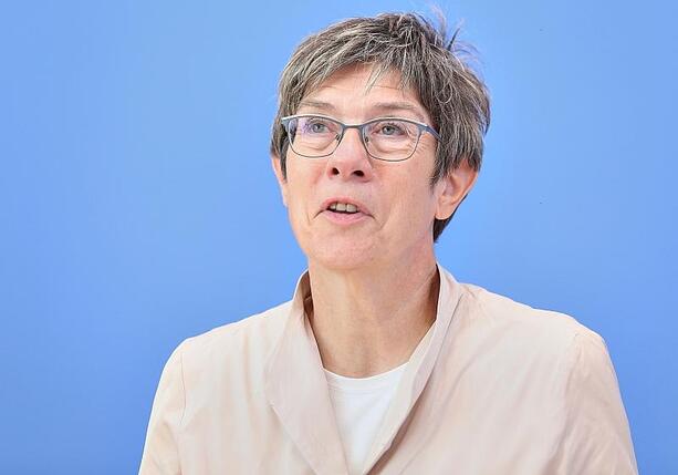 Bild vergr&ouml;&szlig;ern: Kramp-Karrenbauer spricht sich klar für Bundespräsidentin aus