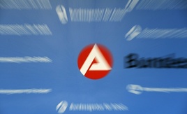 Zahl der Arbeitslosen bleibt im März über Drei-Millionen-Schwelle