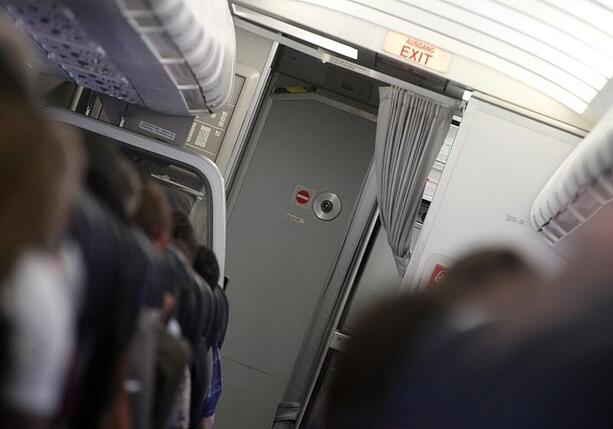 Bild vergr&ouml;&szlig;ern: Finanzierung von Luftverkehrsteuer-Senkung ab 2027 weiter unklar