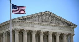 Oberstes US-Gericht berät über Staatsbürgerschaft per Geburt - Trump im Publikum