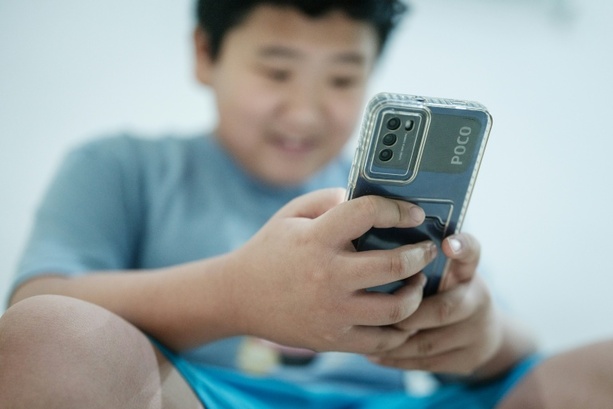 Bild vergr&ouml;&szlig;ern: Social-Media-Verbot für Kinder: Indonesien verwarnt Google und Meta abermals