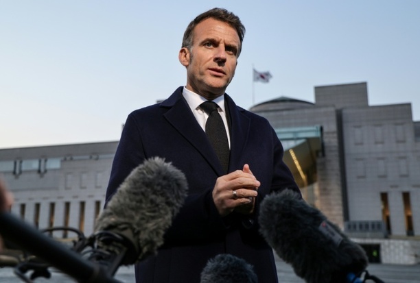 Bild vergr&ouml;&szlig;ern: Macron wirft Trump das Aushöhlen der Nato vor