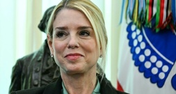 Trump feuert Justizministerin Bondi und ernennt früheren Anwalt Blanche