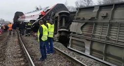 Mindestens 22 Verletzte nach Entgleisung von Personenzug in Russland