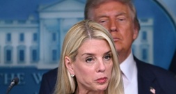 Trump baut Kabinett weiter um: Justizministerin Pam Bondi muss gehen