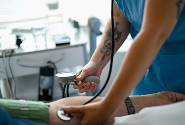 Bild vergr&ouml;&szlig;ern: Debatten über Kosteneinsparungen im Gesundheitswesen gehen weiter