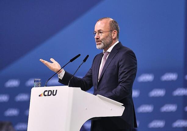 Bild vergr&ouml;&szlig;ern: Weber verteidigt gemeinsame Abstimmung mit Rechtsaußen-Parteien