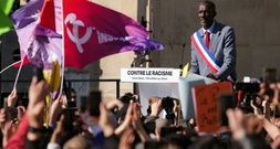 Nach Beleidigungen gegen Bürgermeister: Tausende demonstrieren in Saint-Denis gegen Rassismus