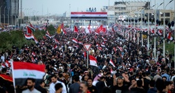 Zehntausende Menschen demonstrieren im Irak gegen den Iran-Krieg