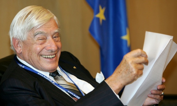 Bild vergr&ouml;&szlig;ern: Ex-Postminister Schwarz-Schilling gestorben