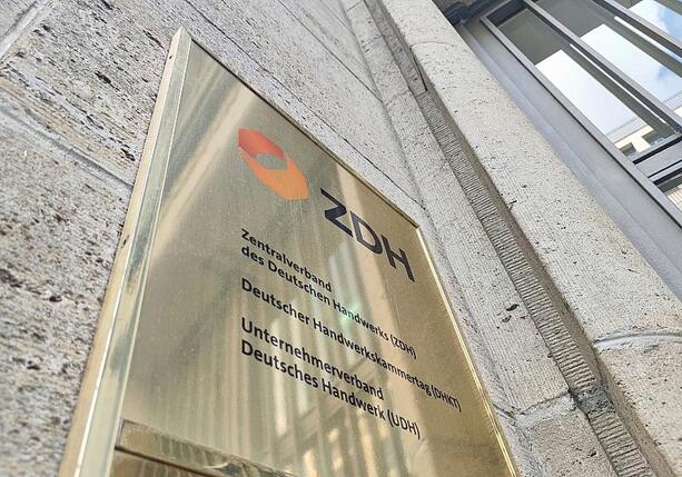 Bild vergr&ouml;&szlig;ern: Ölkrise: Handwerksverband pocht auf Gewerbediesel