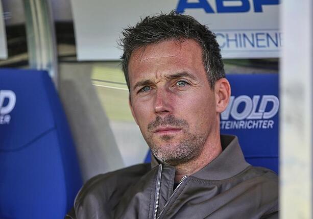 Bild vergr&ouml;&szlig;ern: KSC bestätigt Trennung von Cheftrainer Eichner im Sommer