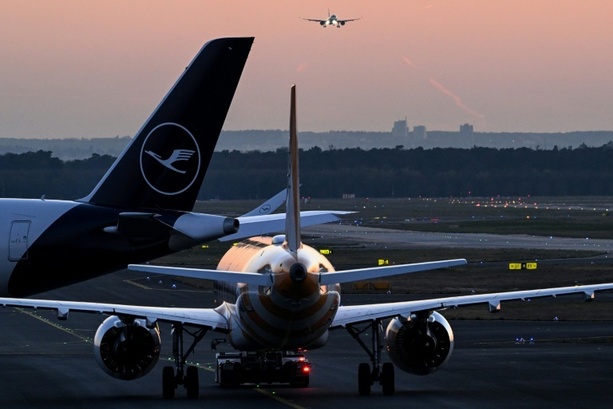 Bild vergr&ouml;&szlig;ern: Airline-Verband: Erholung der Treibstoffversorgung und -preise wird Monate dauern