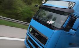 Zahl mautpflichtiger Lkws auf Autobahnen im März gesunken