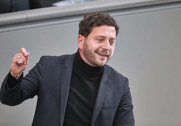 Bild vergr&ouml;&szlig;ern: Banaszak fordert Tempolimit statt höherer Pendlerpauschale